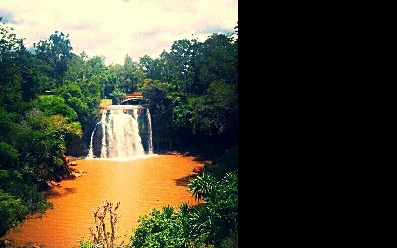chania-karuru-mugura-waterfalls